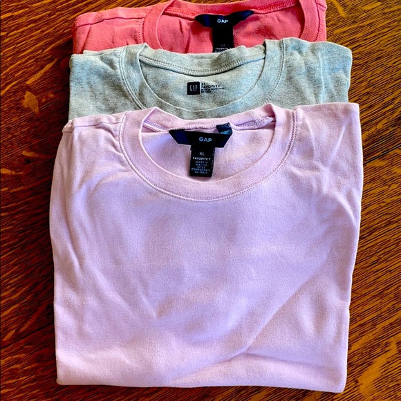 GAP Tops - GAP WOMENS FAVORITE T/TEE SHIRTS x3 - XL